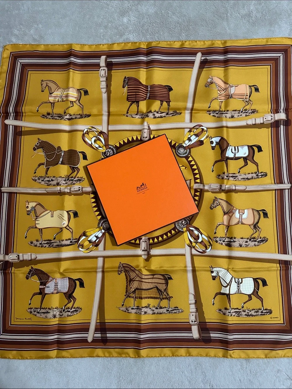 Hermès Paris Gold & Brown Equestrian Silk Scarf - Picture 4 of 10